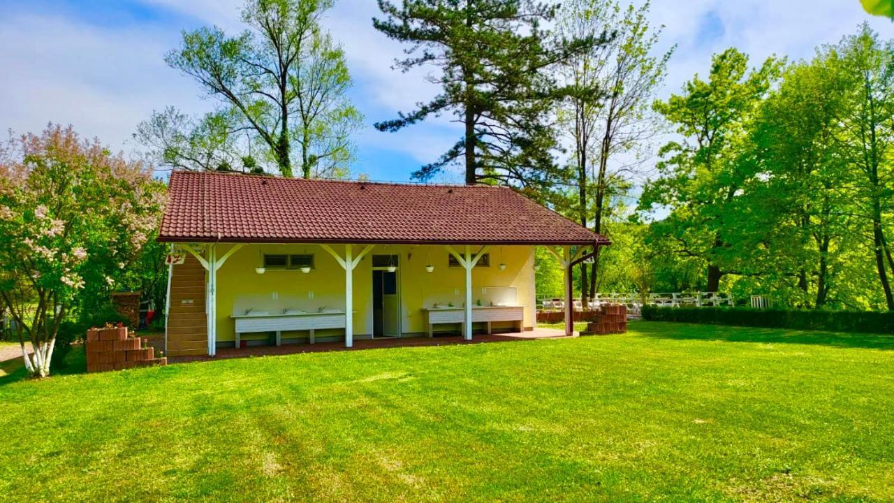 Una Kamp Hotel Bosanska Krupa Ngoại thất bức ảnh